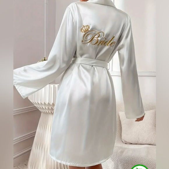 Bride robe - Picture 1 of 6